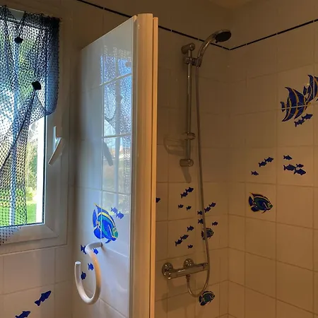 Maison Familiale Avec Piscine Privee Et Parking A - Fr-1-336-120 Angles (Vendee)