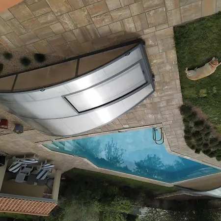 Maison Familiale Avec Piscine Privee Et Parking A - Fr-1-336-120