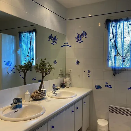 Tatil Evi Maison Familiale Avec Piscine Privee Et Parking A - Fr-1-336-120 Angles (Vendee)