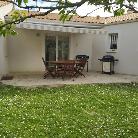 Maison Familiale Avec Piscine Privee Et Parking A - Fr-1-336-120 Angles (Vendee)