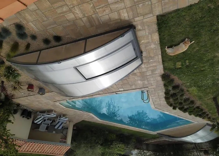 Maison Familiale Avec Piscine Privee Et Parking A - Fr-1-336-120