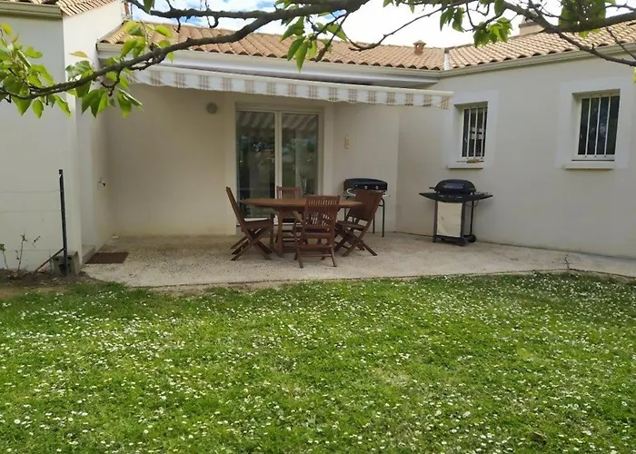 Maison Familiale Avec Piscine Privee Et Parking A - Fr-1-336-120 アングル