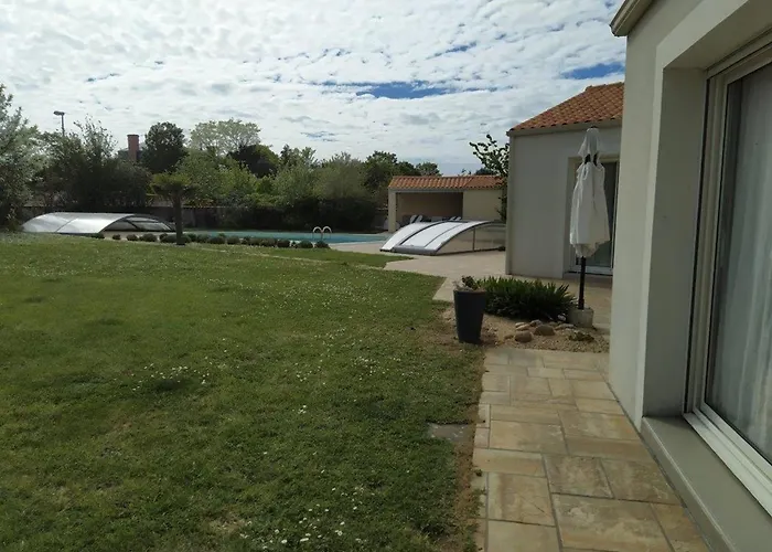 Maison Familiale Avec Piscine Privee Et Parking A - Fr-1-336-120 別荘 アングル