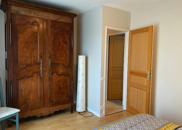 Maison Familiale Avec Piscine Privee Et Parking A - Fr-1-336-120 *