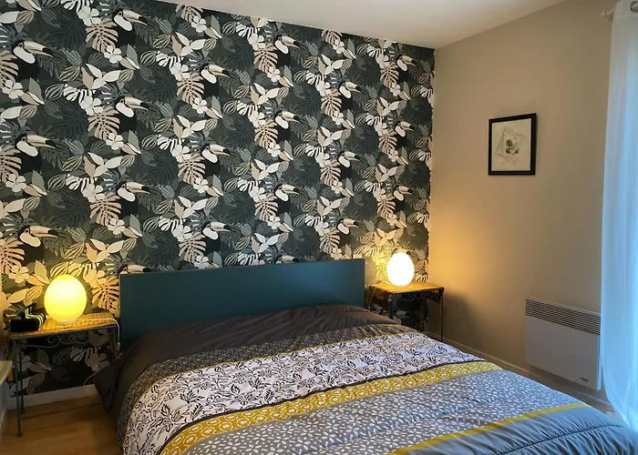 Maison Familiale Avec Piscine Privee Et Parking A - Fr-1-336-120